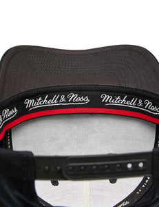 Miami Heat All-Black Classic Stretch NBA Snapback Hat