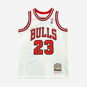 Michael Jordan Youth Chicago Bulls Premium 1997-98 NBA Authentic Jersey