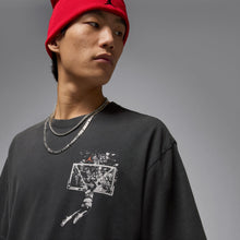 Load image into Gallery viewer, Jordan &#39;Shattered Backboard&#39; Brooklyn Oversized Black T-Shirt
