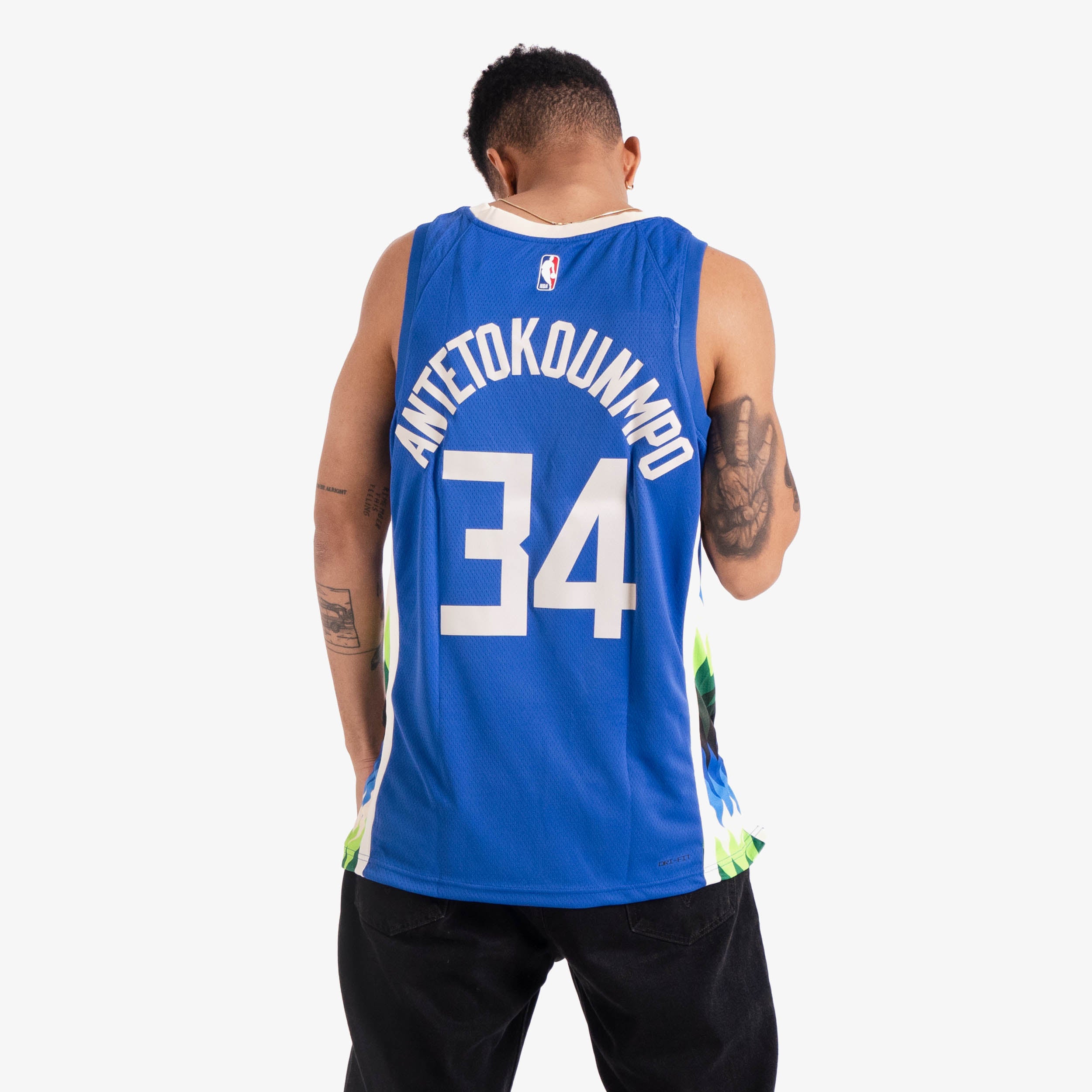 ConerySports Giannis Antetokounmpo #34 Milwaukee Bucks, Nike 2022/23 Swingman Jersey City Edition Size (50) LG