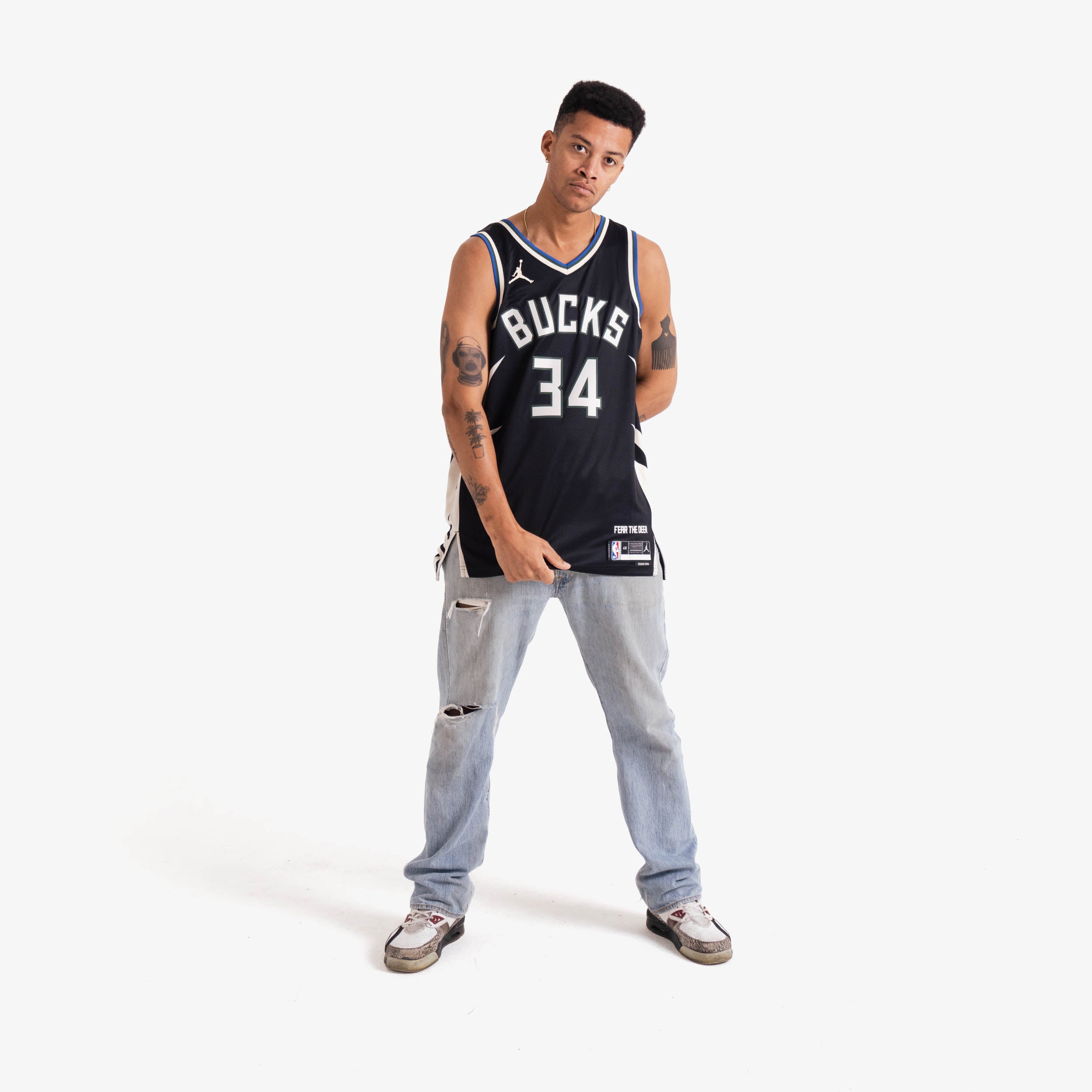 Giannis Antetokounmpo Milwaukee Bucks Jordan Brand Swingman Player Jersey -  Statement Edition - Black