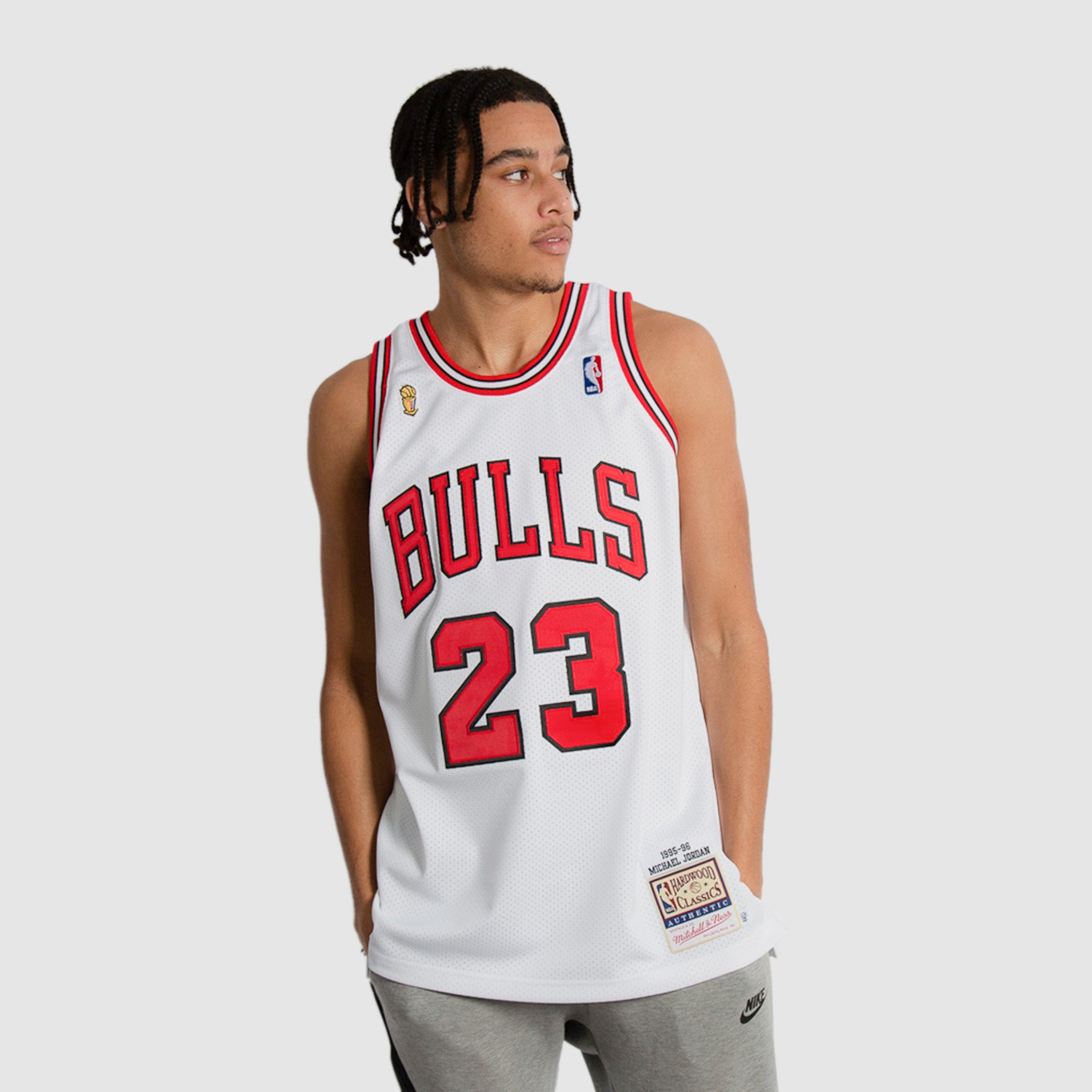 michael jordan bulls white jersey
