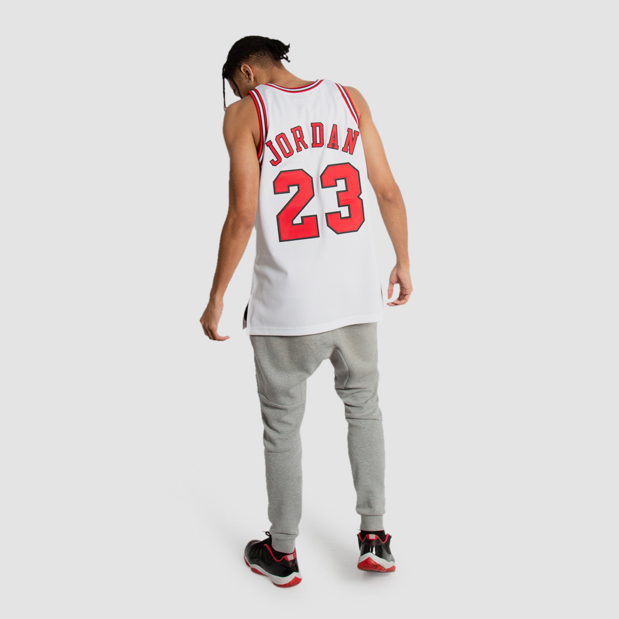 Celebrate Chicago Bulls 72-10 Season with Michael Jordan's 1996 Finals  Jersey - SneakerNews.com