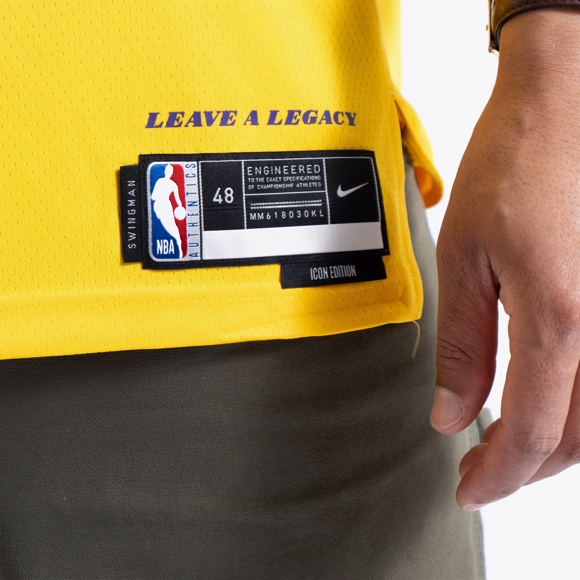 Los Angeles Lakers Nike Icon Edition Swingman Jersey 22/23 - Gold - Anthony  Davis - Unisex