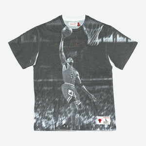 Scottie Pippen Chicago Bulls Above The Rim NBA T-Shirt