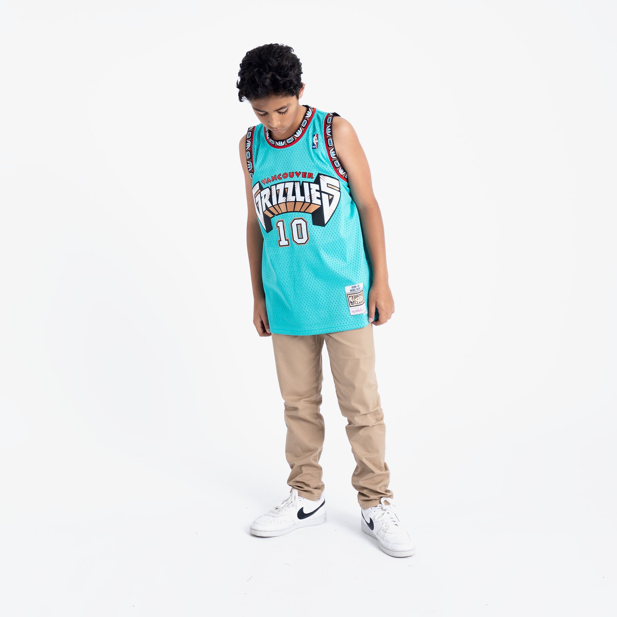  Mitchell & Ness Vancouver Grizzlies Mike Bibby 1998 Road  Swingman Jersey (Small) : Sports & Outdoors