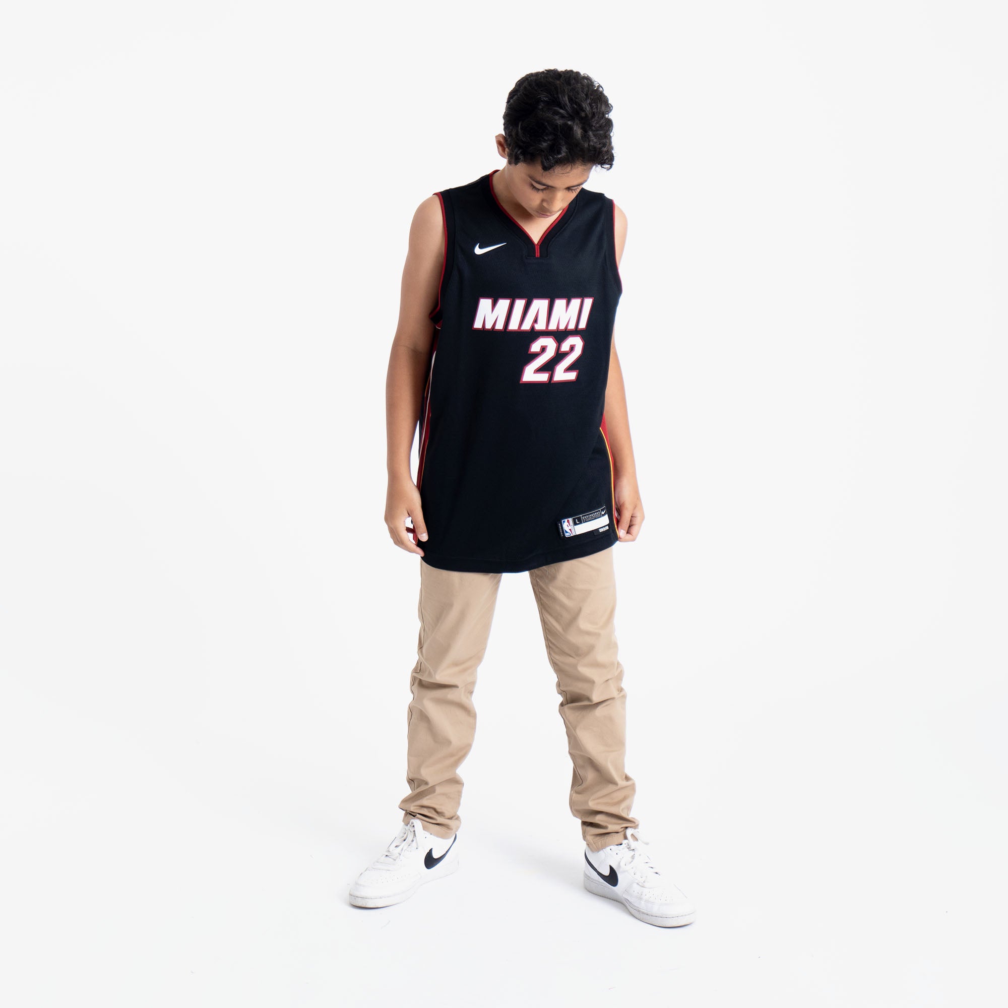 Nike Tyler Herro Miami Heat NBA Boys Youth 8-20 Black Icon Edition Swingman Jersey