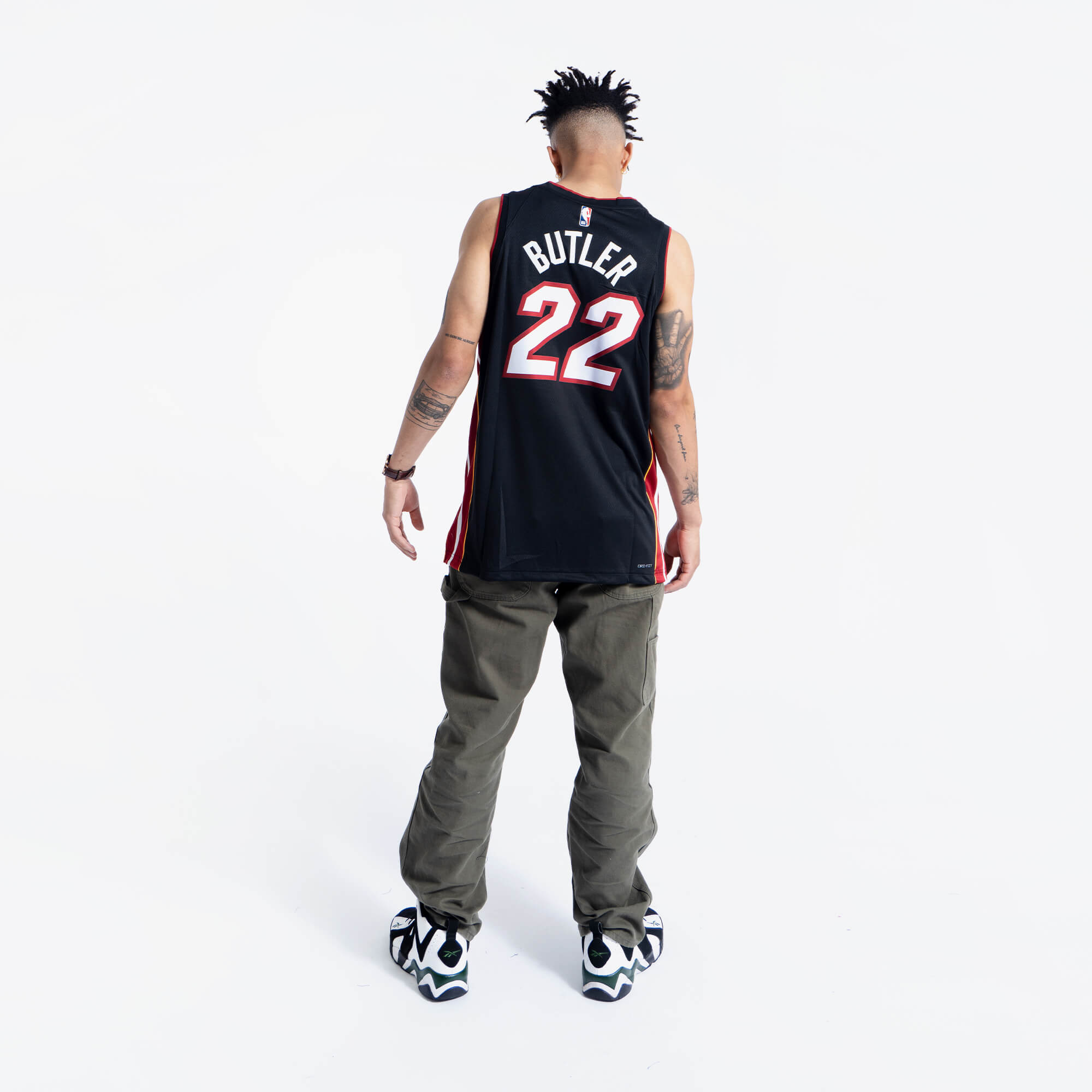 basketball jersey outfit ideas for men