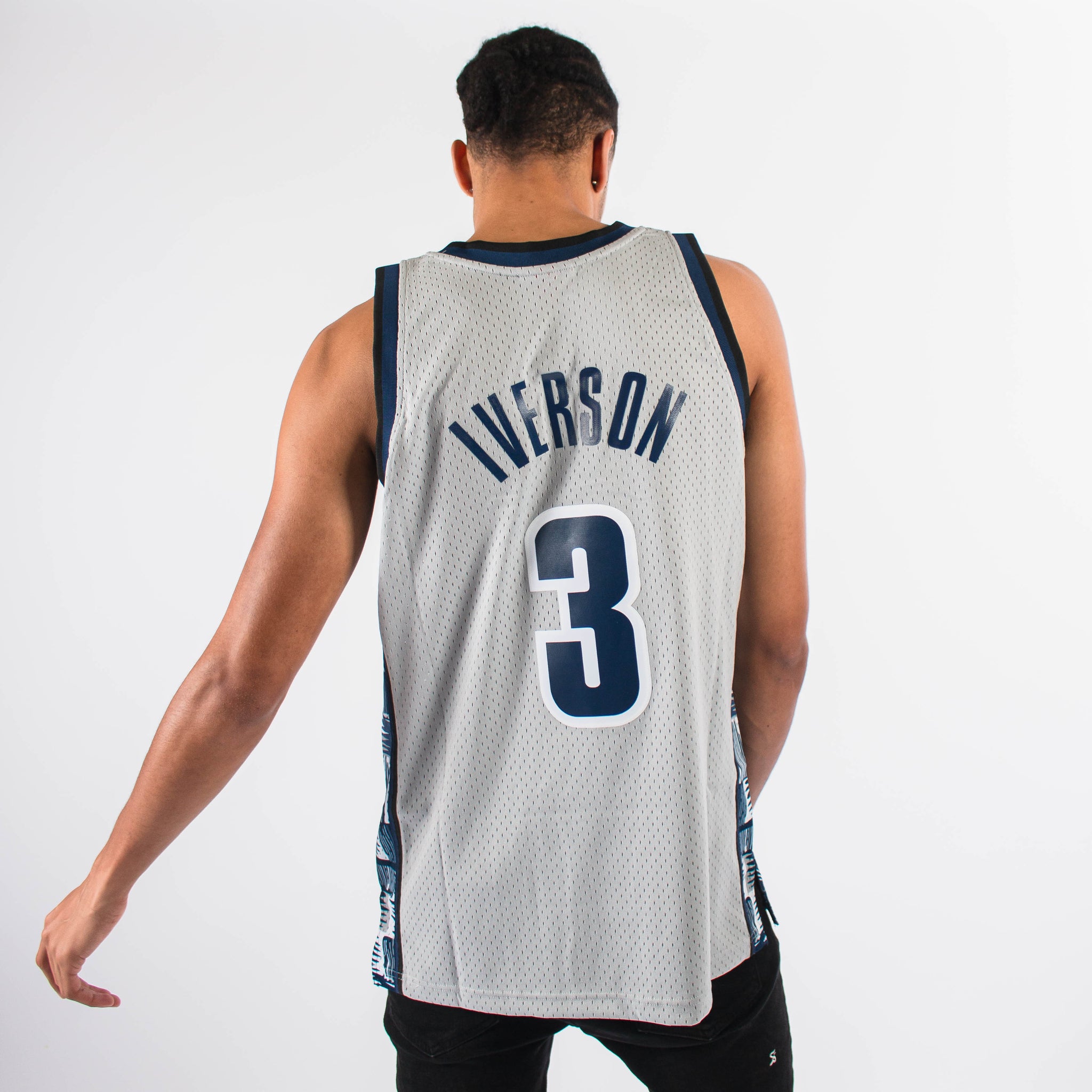 Mitchell & Ness Swingman Allen Iverson Georgetown University Jersey