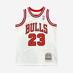 Michael Jordan Youth Chicago Bulls Premium 1997-98 NBA Authentic Jersey