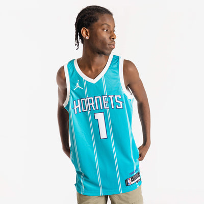 Nike Charlotte Hornets LaMelo Ball #2 Icon Swingman Jersey Teal
