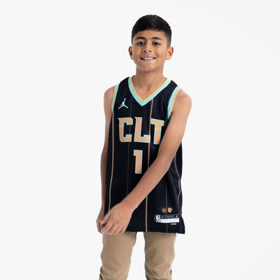  Outerstuff LaMelo Ball Charlotte Hornets #2 Youth Size