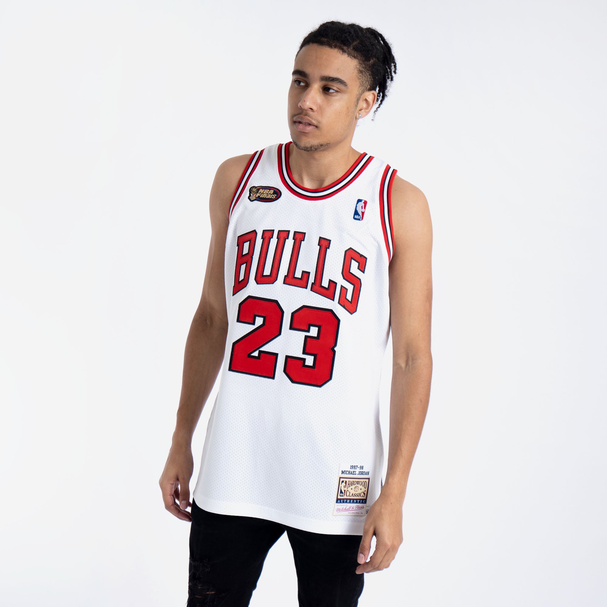 Michael Jordan Chicago Bulls Mitchell & Ness 1997-98 Hardwood Classics  Authentic Player Jersey - White