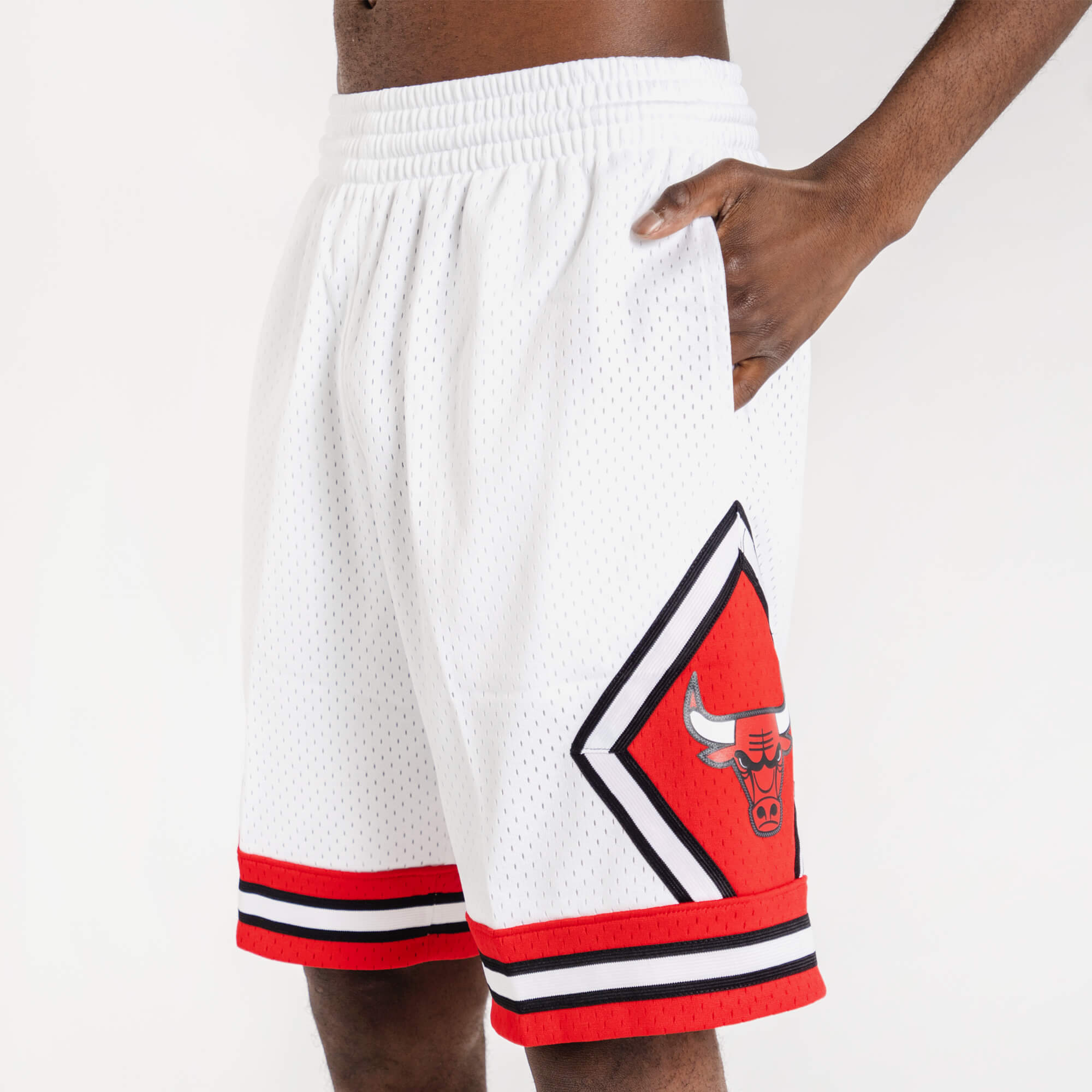 Chicago Bulls 1997-98 Hardwood Classics Throwback Swingman NBA Shorts –  Basketball Jersey World